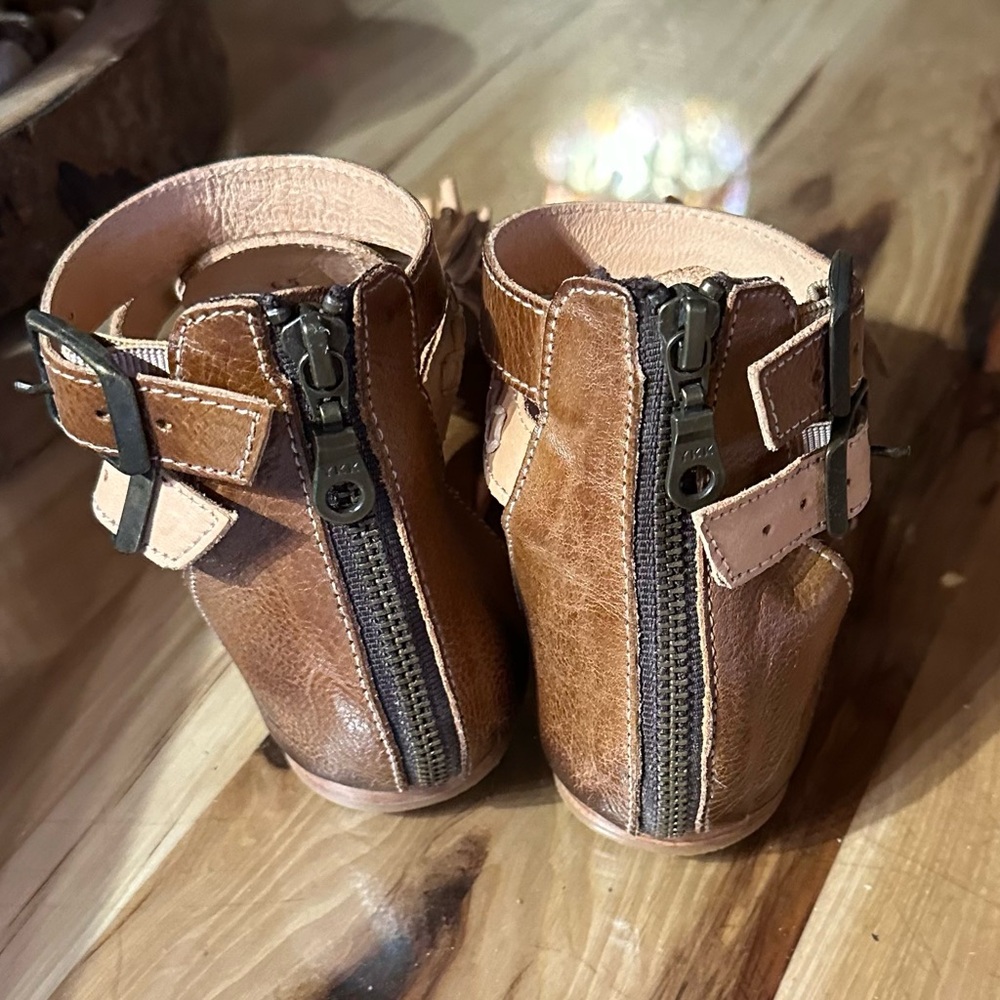 Fringe Brown Leather Sandals Bedstu Alena - Picture 2 of 5